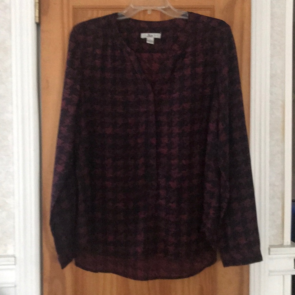 Like New! Bass Long Sleeve Button-up Top